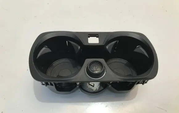 Cup holder front