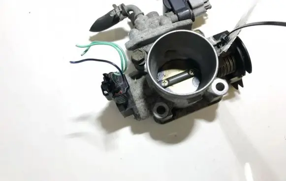 Suzuki Swift I Throttle valve
