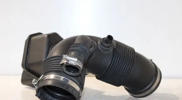 BMW 5 E60 E61 Air intake duct part 7521035