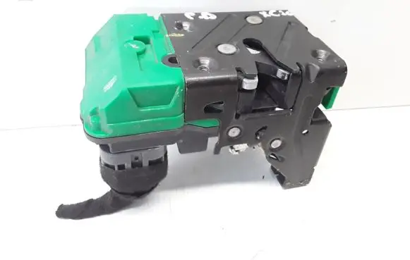 Volvo XC90 Front door lock 30663047