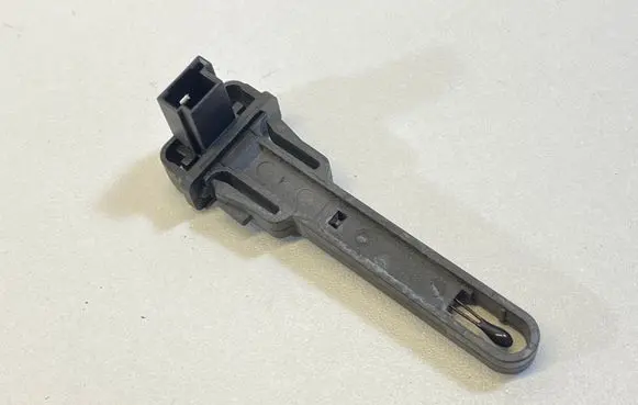 BMW 3 E90 E91 Interior temperature sensor 6930015