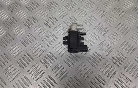 Skoda Octavia Mk1 (1U) Valve vacuum 1J0906627B
