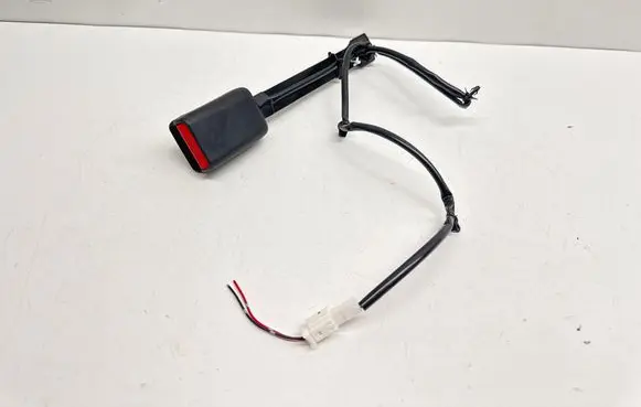 Nissan Juke I F15 Front seatbelt buckle 6157596 6157596A0313