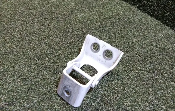 Renault Kangoo II Front door upper hinge 387018