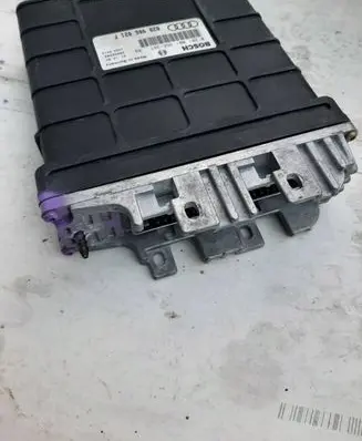 Volkswagen Golf IV Engine control unit/module 028906021F 28SA2589 0281001366