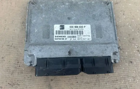 Seat Ibiza III (6L) Engine control unit/module 03E906033P 3PE4729 5WP4019607