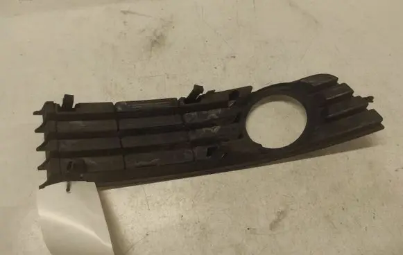 Audi A4 S4 B6 8E 8H Front bumper lower grill 8E0807681A 0010111840510