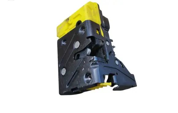 Volvo S80 Front door lock 8650545