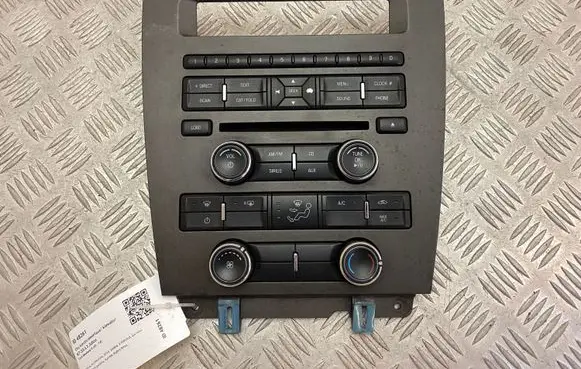 Ford Mustang V Climate control unit CR3T18A802JA