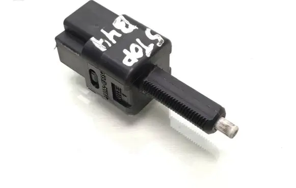Nissan Juke I F15 Brake pedal sensor switch