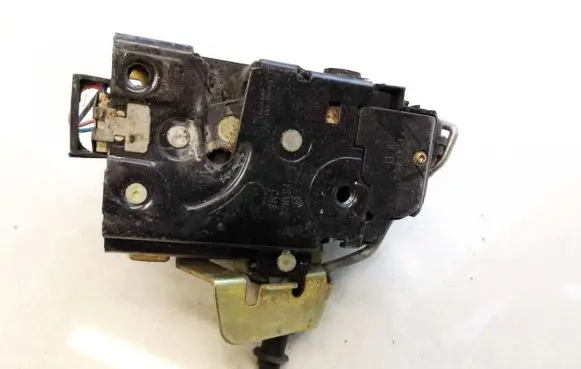 Audi A6 S6 C5 4B Rear door lock 4b0839016b
