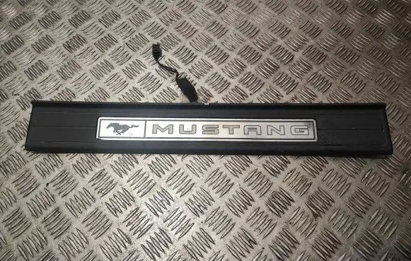 Ford Mustang VI Front sill trim cover FR3J6313222AAW