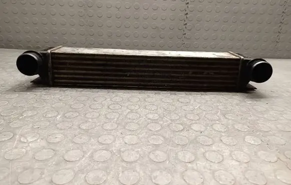 BMW 7 E38 Intercooler radiator 2247359
