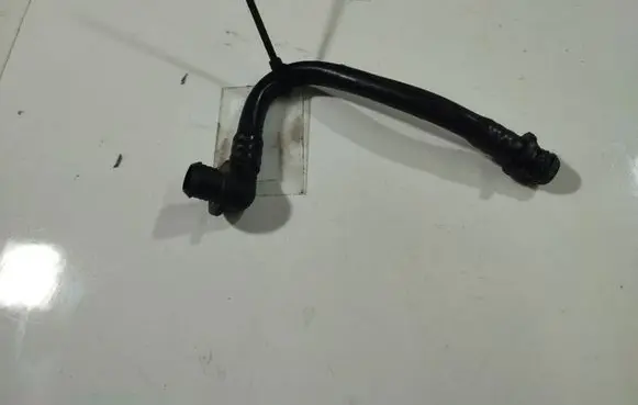 Volkswagen PASSAT B5 Engine coolant pipe/hose 