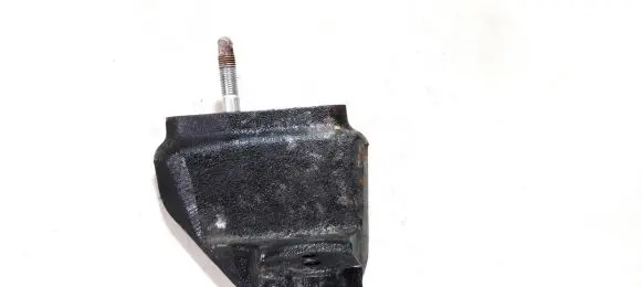 Toyota Urban Cruiser (XP110) Engine mounting bracket