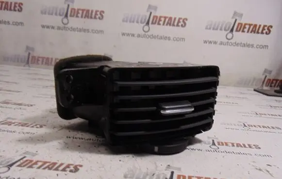 Toyota Corolla Verso AR10 Dash center air vent grill 5565064010