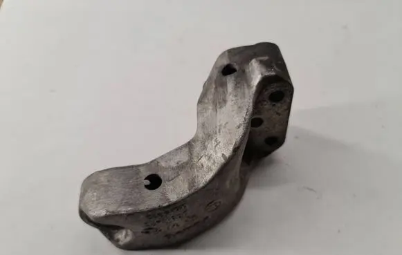 Volvo S40, V40 Engine mounting bracket 30611472 3319312