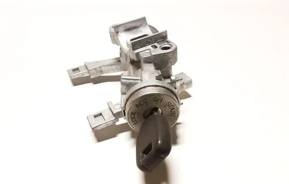Mitsubishi Pajero Ignition lock 337860