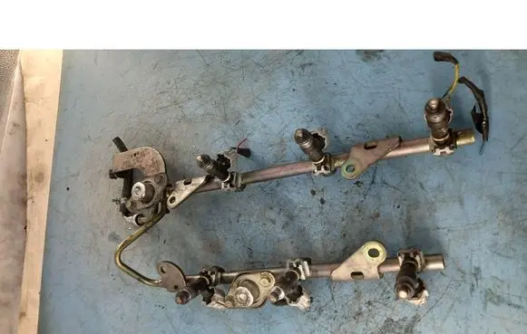 Nissan Quest Fuel injector supply line/pipe 