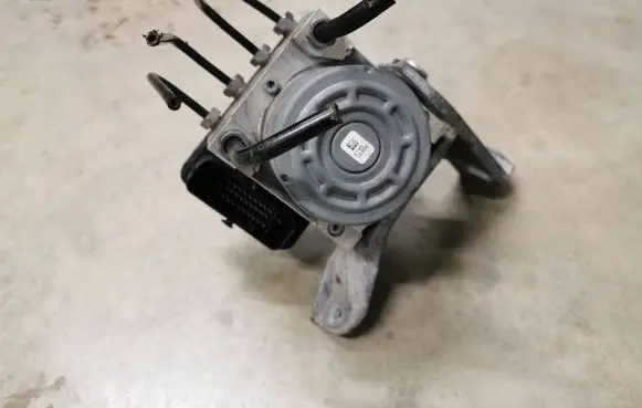 Cadillac ATS ABS Pump 23308243
