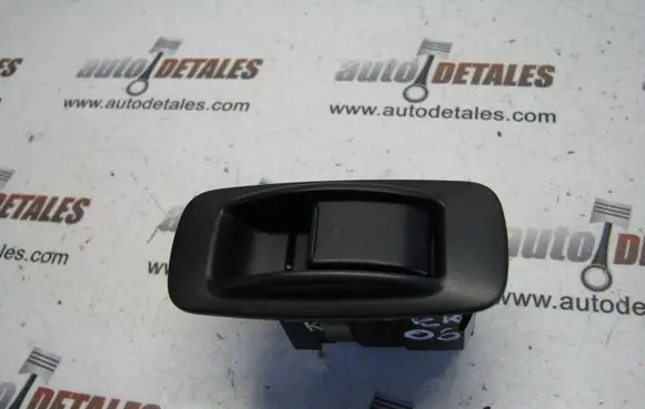 Toyota Corolla Verso AR10 Electric window control switch 848010F030