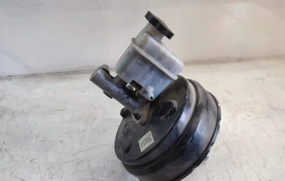 Hyundai Santa Fe Brake booster 585002B802