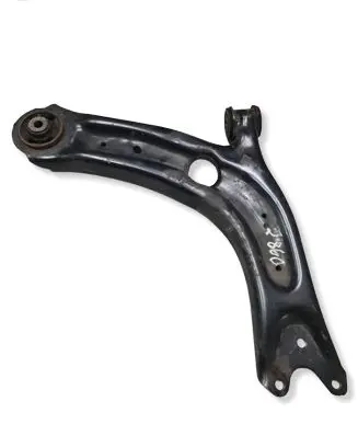 Volkswagen PASSAT B8 Front lower control arm/wishbone 0624R