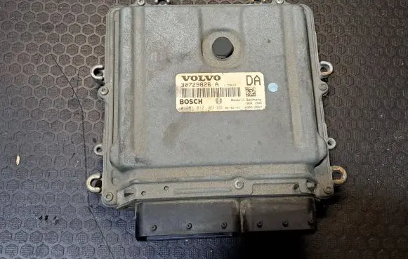 Volvo XC90 Engine control unit/module 30729826A 1039S10667 0281012103