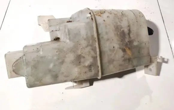 Windshield washer fluid reservoir/tank