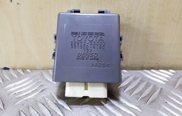 Toyota Avensis T270 Other control units/modules 8597020020 0515004140