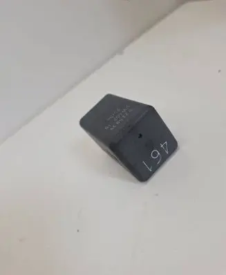 Audi A4 S4 B8 8K Other relay 5235839 VW4C215