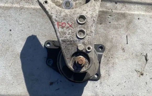 Volkswagen Fox Engine mounting bracket 6Q0199185D