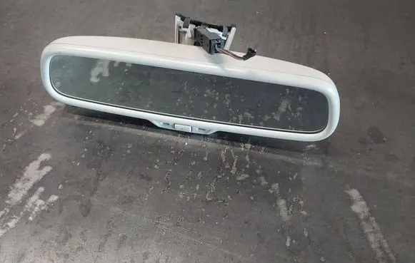 Rear view mirror (interior)