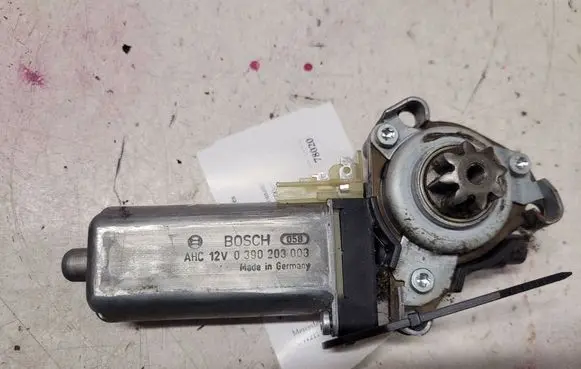 Mercedes-Benz E W211 Seat adjustment motor 0390203003