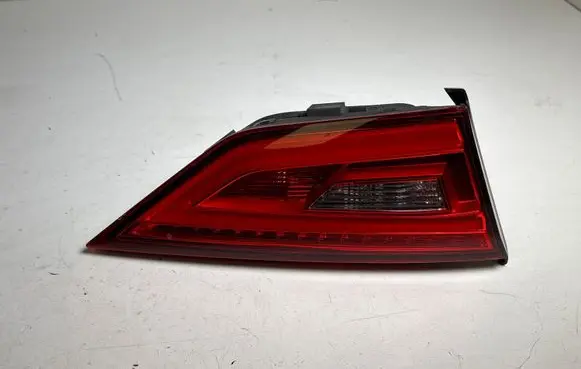 Audi A3 S3 8V Tailgate rear/tail lights 8V5945093J 81220112