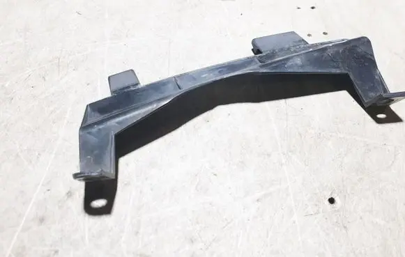 Volvo V70 Headlight/headlamp mounting bracket 89002986