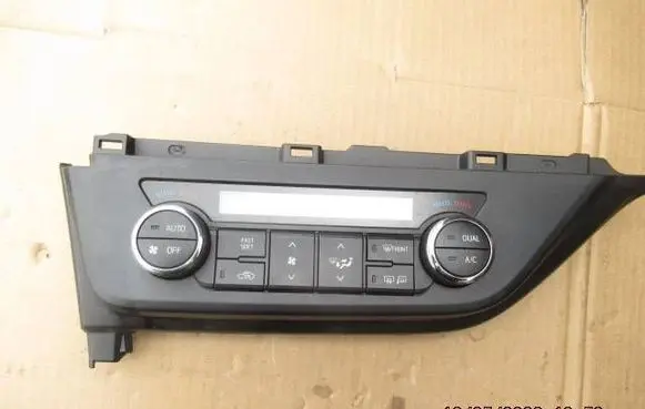 Toyota Auris E180 Climate control unit 75F542
