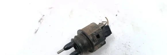 Volkswagen PASSAT B5 Windshield washer fluid level sensor 7M0973202