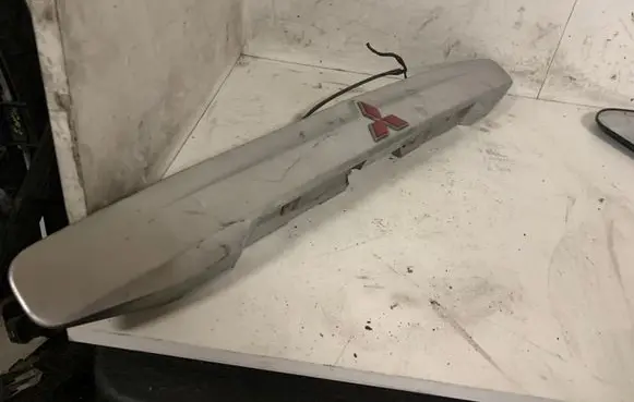 Mitsubishi Space Star Number plate light MR245529