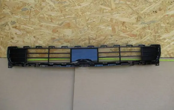 KIA Sportage Front bumper lower grill 86569F1560
