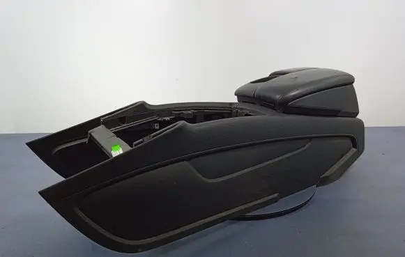Audi Q7 4L Center console