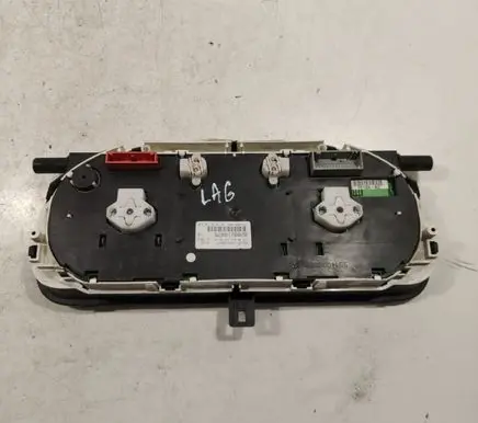 Renault Laguna II Speedometer (instrument cluster) 8200218875