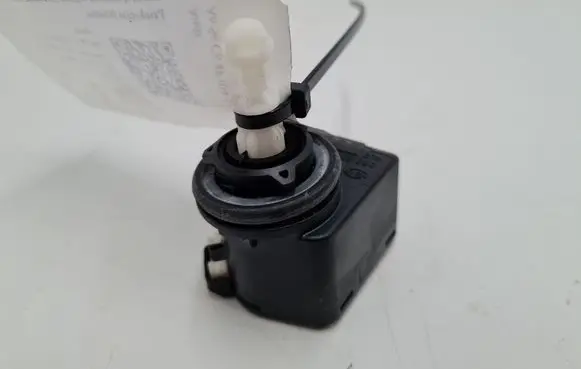 Headlight level adjustment motor