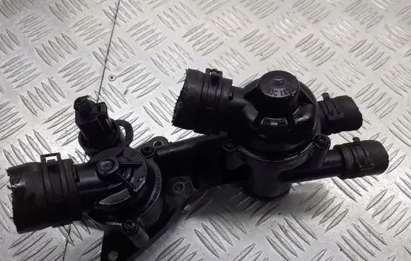 Volkswagen Golf V Thermostat 03C121111H