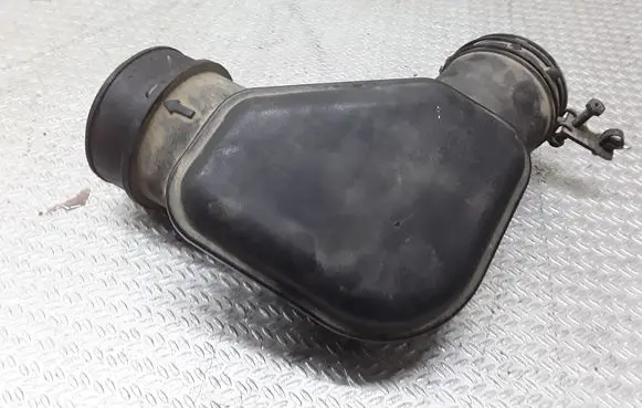 KIA Sportage Air intake duct part 281922Y300
