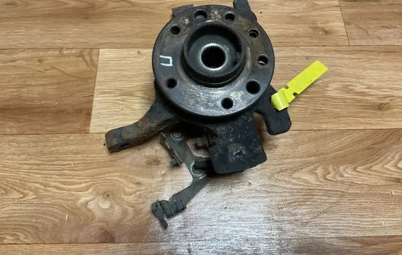 Opel Zafira A Front wheel hub 