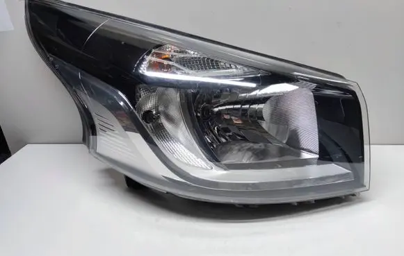 Renault Trafic III (X82) Headlight/headlamp 260109424R