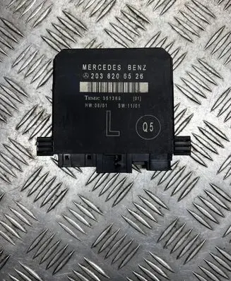 Mercedes-Benz C W203 Door control unit/module 2038206526 351369