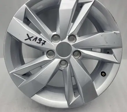 Volkswagen Polo VI R15 alloy rim 