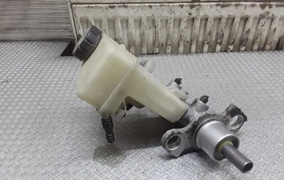 Opel Signum Master brake cylinder 32067069